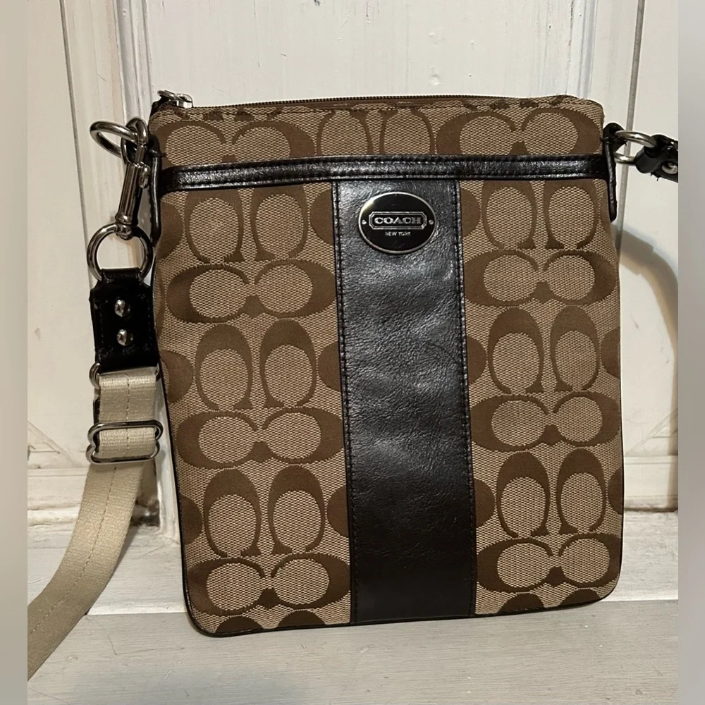 Coach Crossbody signature Cs in tan with brown leather & silver hardware. EUC - Picture 5 of 6